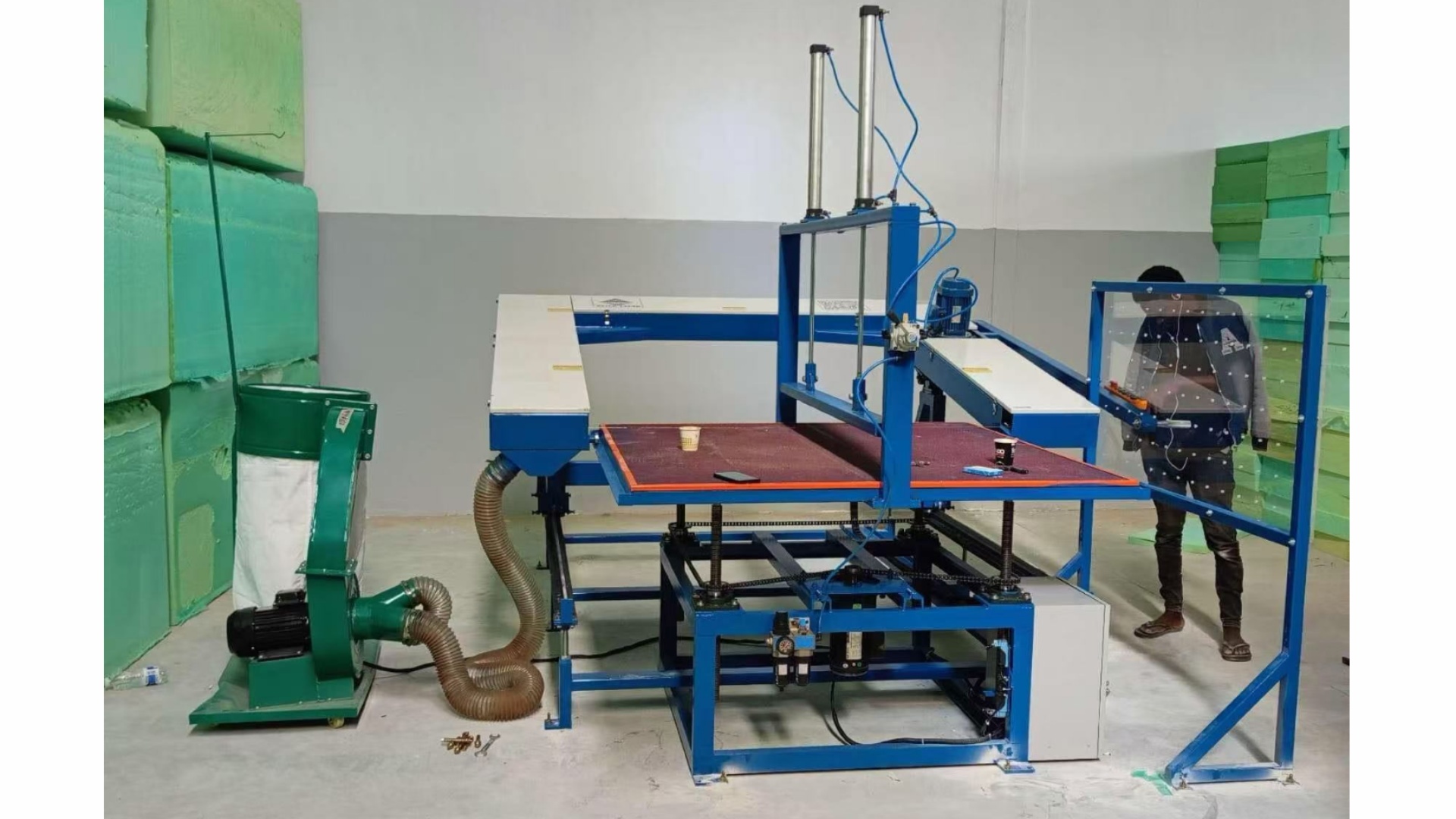 ECMT-113 113B 手动泡绵仿形切割机